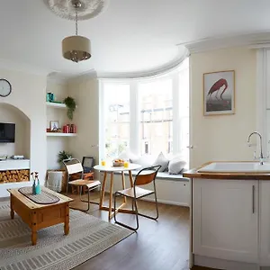 Host & - Marine Sands , Scarborough United Kingdom